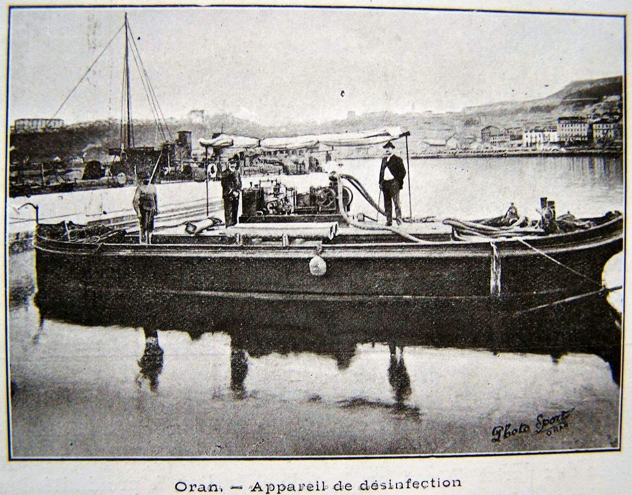 Oran- 117- travail sur les quais.JPG